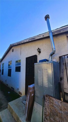 5811 Arroyo, Los Angeles, CA 90042