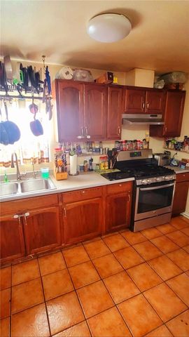 5811 Arroyo, Los Angeles, CA 90042