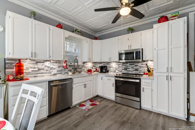 818 W Magnolia, San Antonio, TX 78212