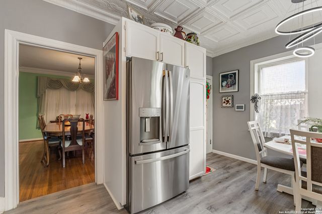 818 W Magnolia, San Antonio, TX 78212