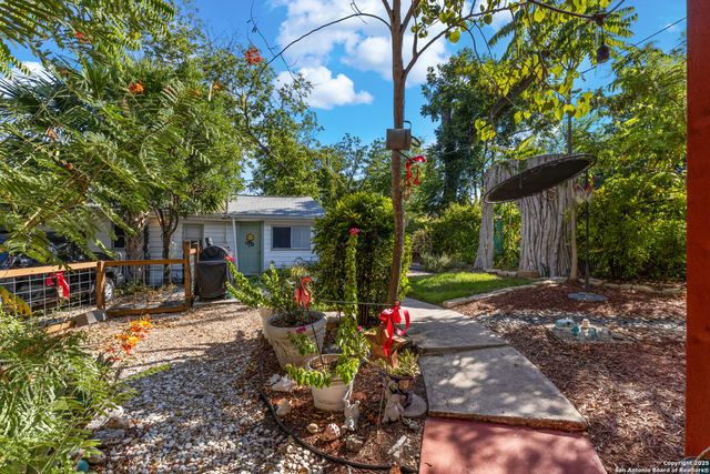 818 W Magnolia, San Antonio, TX 78212