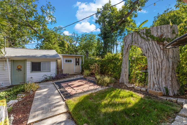 818 W Magnolia, San Antonio, TX 78212