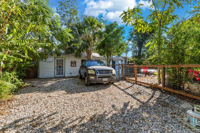 818 W Magnolia, San Antonio, TX 78212