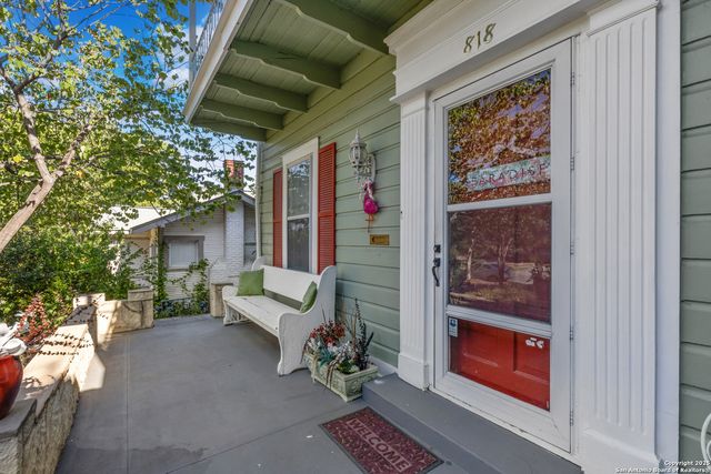818 W Magnolia, San Antonio, TX 78212
