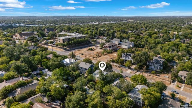 818 W Magnolia, San Antonio, TX 78212