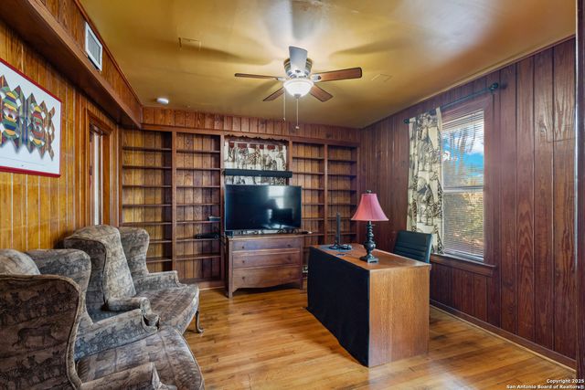 818 W Magnolia, San Antonio, TX 78212