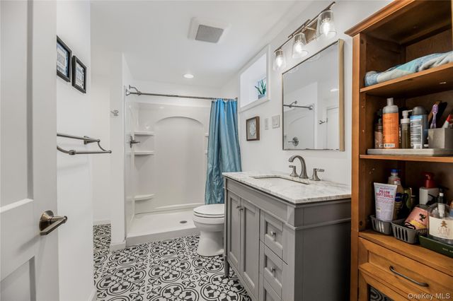 221 Lafayette Avenue, Cortlandt Manor, NY 10567