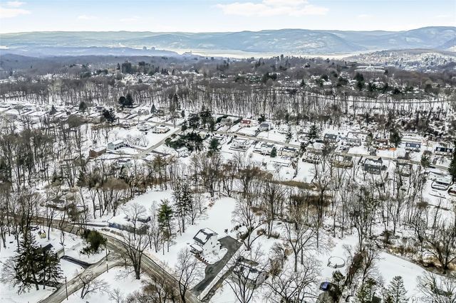 221 Lafayette Avenue, Cortlandt Manor, NY 10567