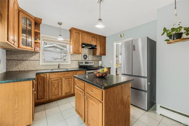 221 Lafayette Avenue, Cortlandt Manor, NY 10567