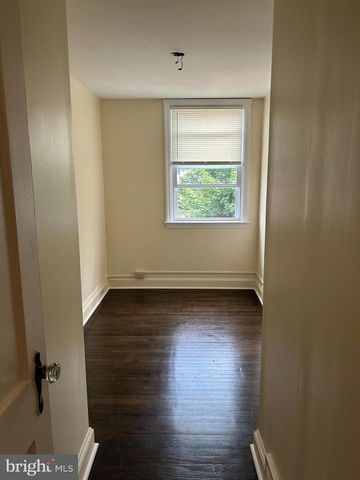 2 WINTHROP RD, Darby, PA 19023