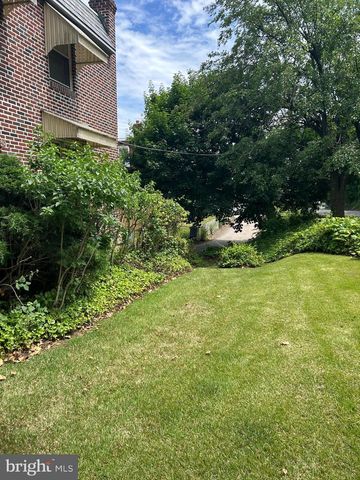 2 WINTHROP RD, Darby, PA 19023