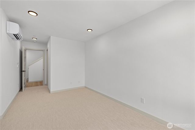 7009 9th Avenue NE, Seattle, WA 98115