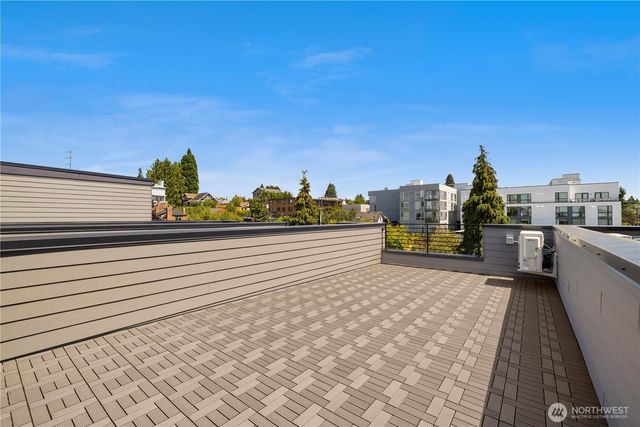 7009 9th Avenue NE, Seattle, WA 98115
