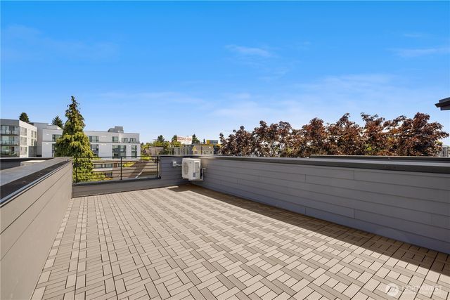 7009 9th Avenue NE, Seattle, WA 98115