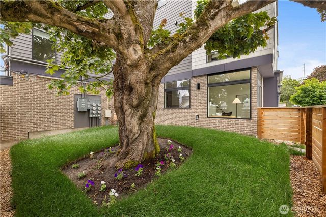 7009 9th Avenue NE, Seattle, WA 98115