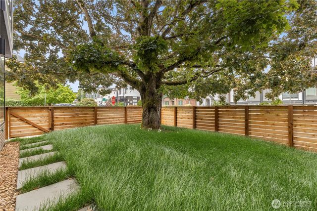 7009 9th Avenue NE, Seattle, WA 98115