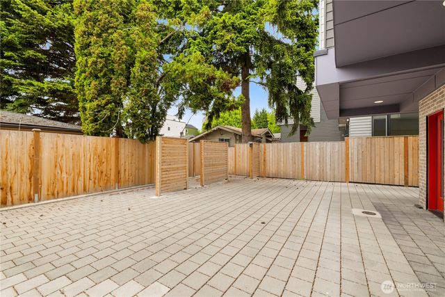 7009 9th Avenue NE, Seattle, WA 98115