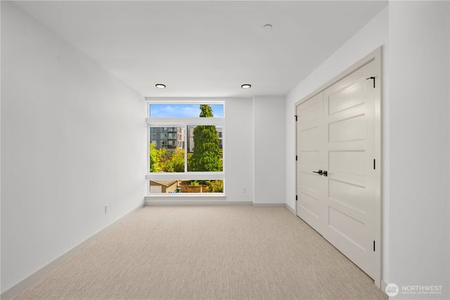 7009 9th Avenue NE, Seattle, WA 98115