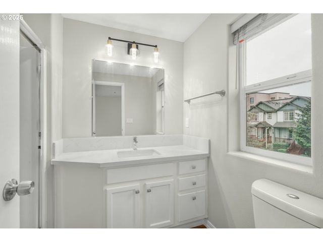 1244 Sw 160TH Ave 104, Beaverton, OR 97006