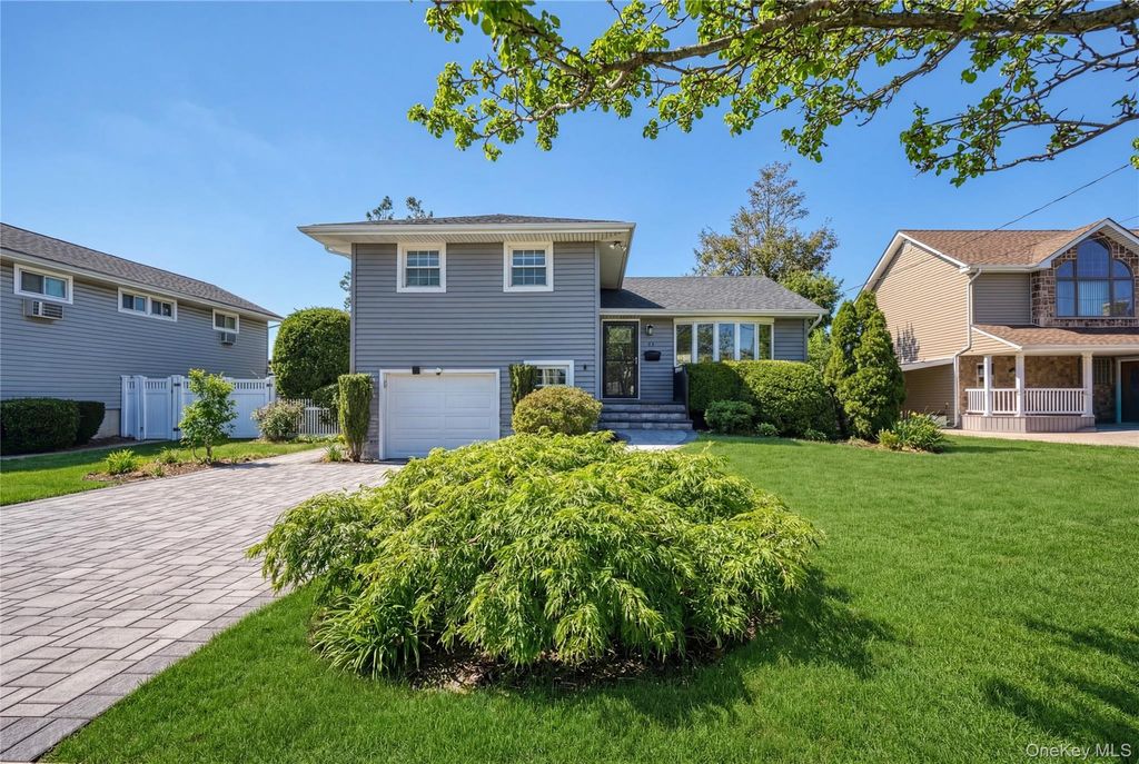 46 Elmtree Lane, Jericho, NY 11753