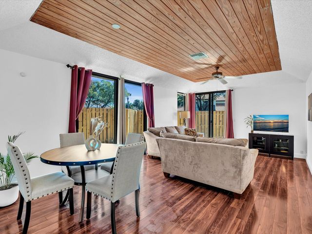 5719 Fox Hollow Drive A, Boca Raton, FL 33486