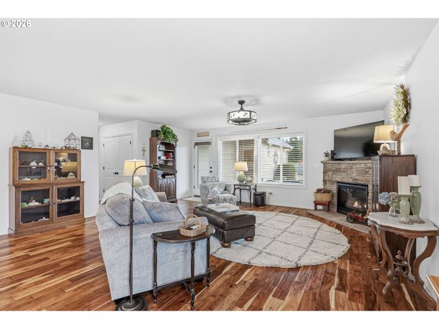 617 STONE Park, Kalama, WA 98625