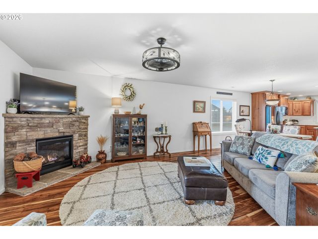 617 STONE Park, Kalama, WA 98625