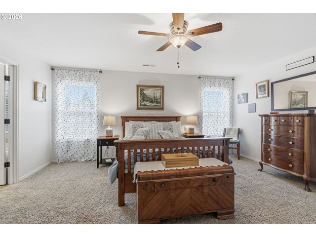 617 STONE Park, Kalama, WA 98625