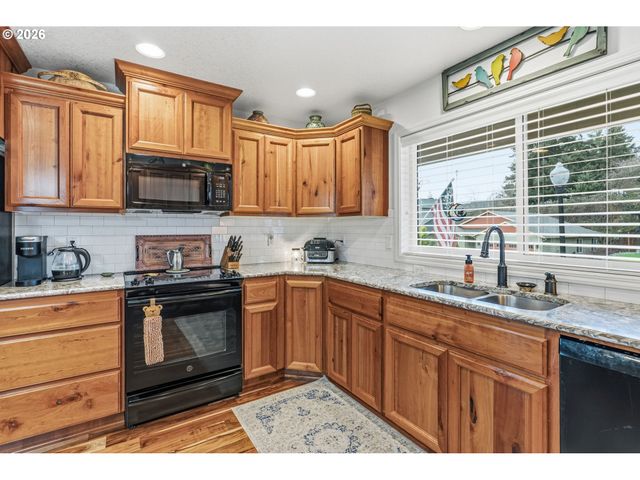 617 STONE Park, Kalama, WA 98625