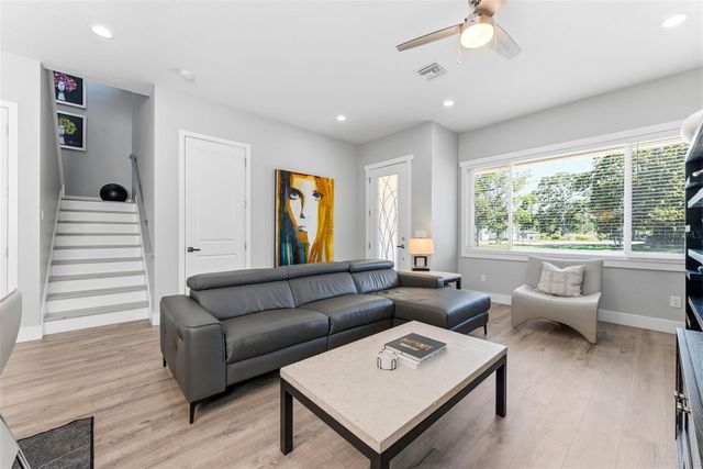 112 W SLIGH AVENUE, Tampa, FL 33604