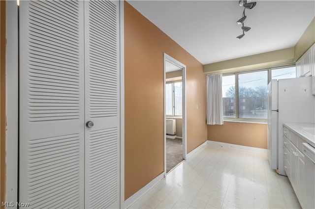 12520 Edgewater Drive 210, Lakewood, OH 44107