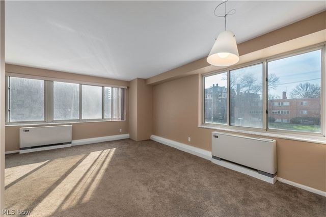 12520 Edgewater Drive 210, Lakewood, OH 44107