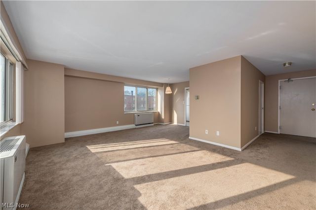 12520 Edgewater Drive 210, Lakewood, OH 44107