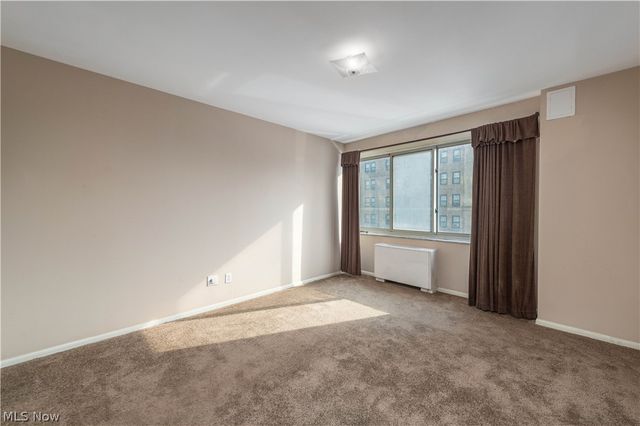 12520 Edgewater Drive 210, Lakewood, OH 44107