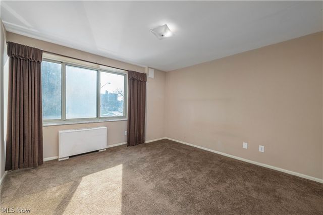 12520 Edgewater Drive 210, Lakewood, OH 44107