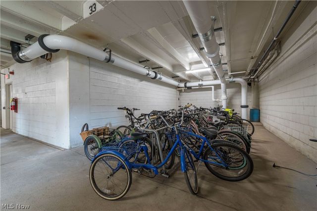 12520 Edgewater Drive 210, Lakewood, OH 44107