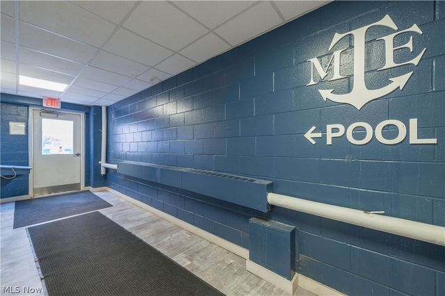 12520 Edgewater Drive 210, Lakewood, OH 44107