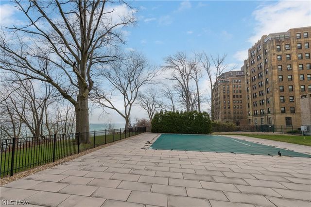 12520 Edgewater Drive 210, Lakewood, OH 44107