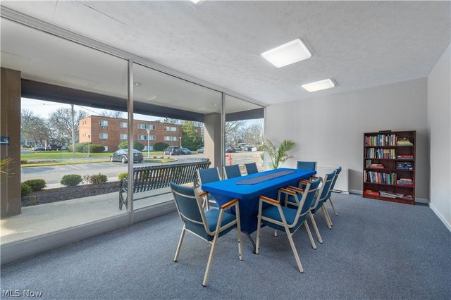 12520 Edgewater Drive 210, Lakewood, OH 44107