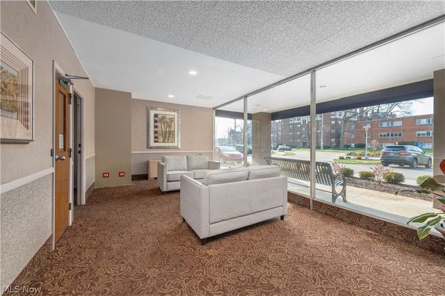 12520 Edgewater Drive 210, Lakewood, OH 44107