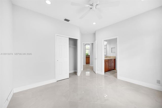 2553 Jardin Manor, Weston, FL 33327