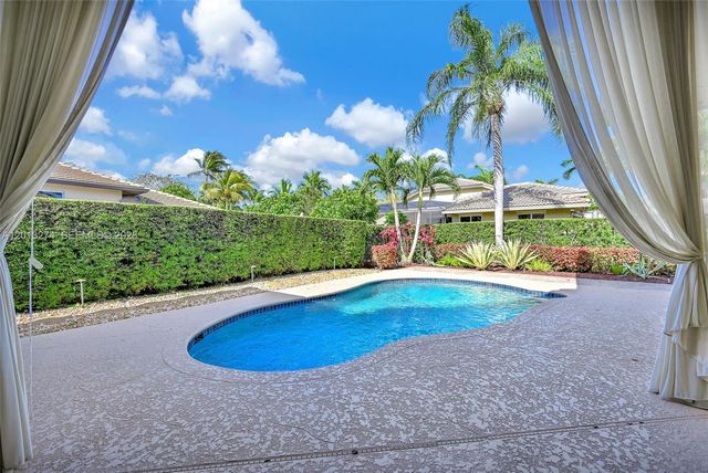 2553 Jardin Manor, Weston, FL 33327
