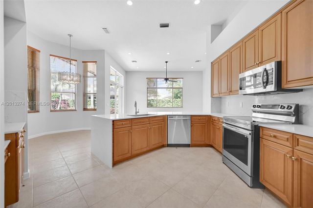 2553 Jardin Manor, Weston, FL 33327