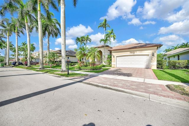 2553 Jardin Manor, Weston, FL 33327