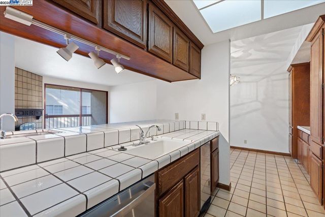 25912 Hayward Blvd Unit 204, Hayward, CA 94542