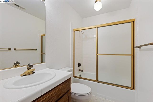 25912 Hayward Blvd Unit 204, Hayward, CA 94542