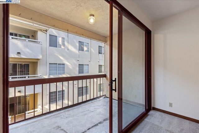 25912 Hayward Blvd Unit 204, Hayward, CA 94542