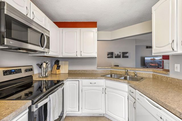 10929 Rhode Island Avenue S, Bloomington, MN 55438
