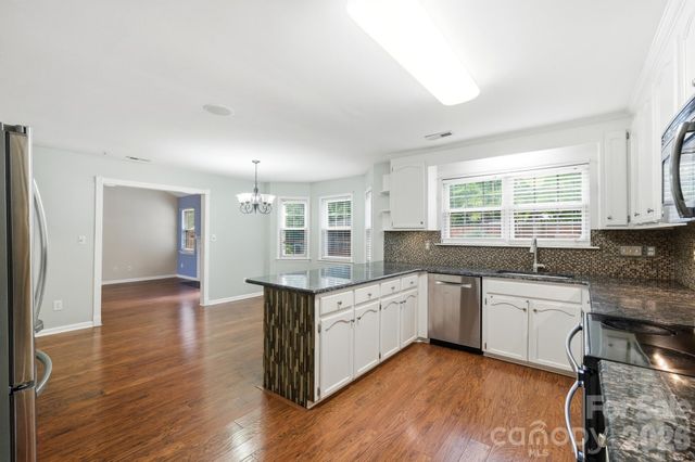 359 Linsbury Court, Gastonia, NC 28056