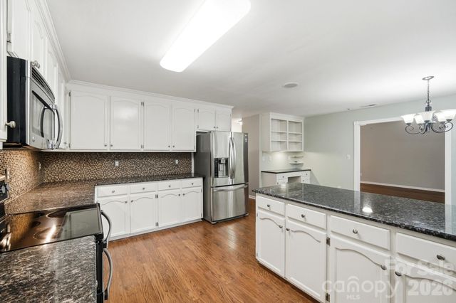 359 Linsbury Court, Gastonia, NC 28056